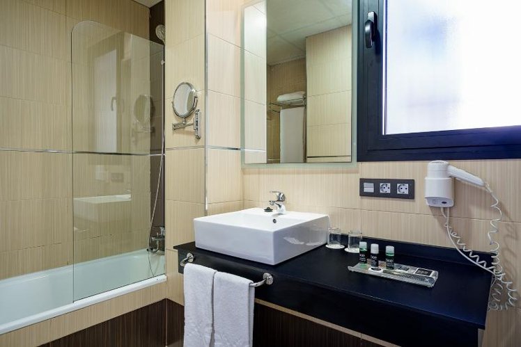 QUADRUPLE STANDARD Room