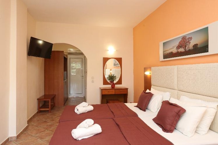 QUADRUPLE STANDARD Room