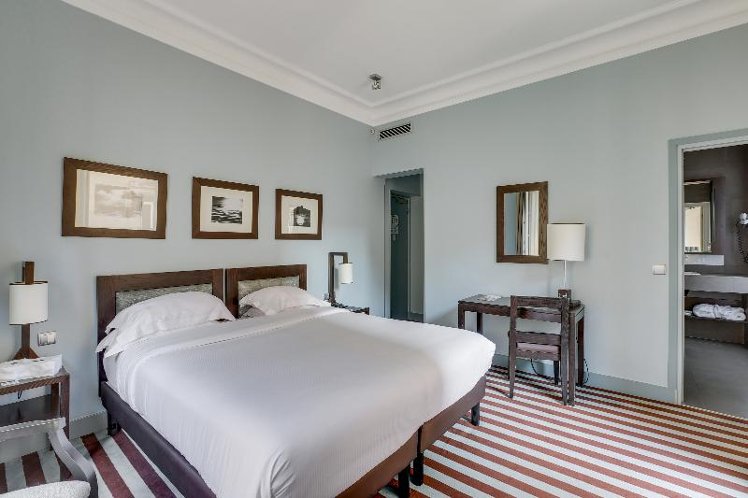 Double or Twin DELUXE Room