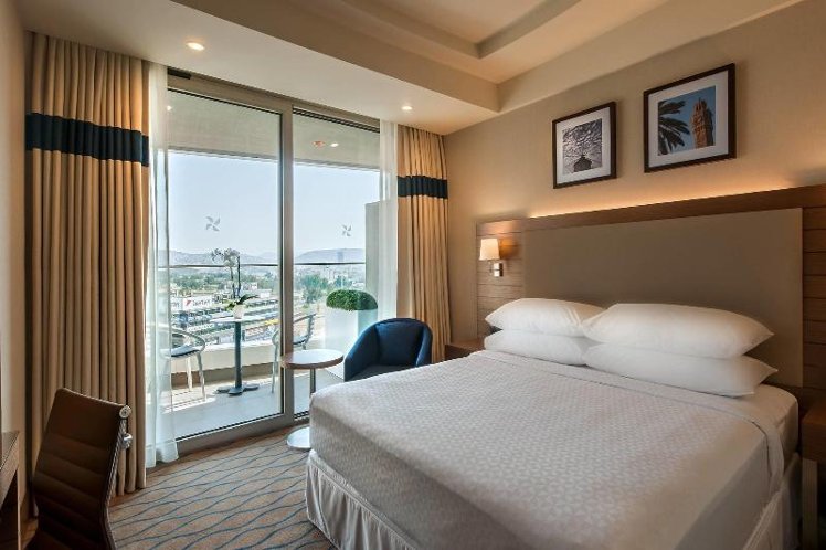 DOUBLE CITY VIEW KING BED Room