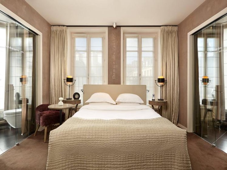 Double or Twin DELUXE Room