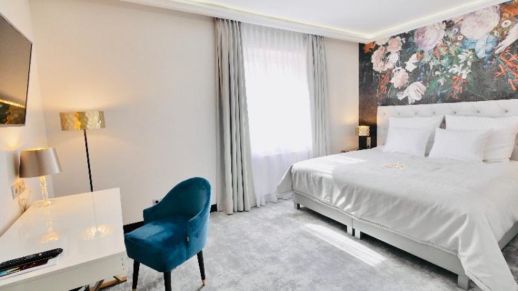 DOUBLE STANDARD Room