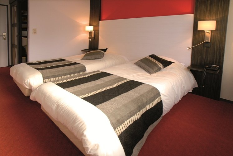 DOUBLE STANDARD Room
