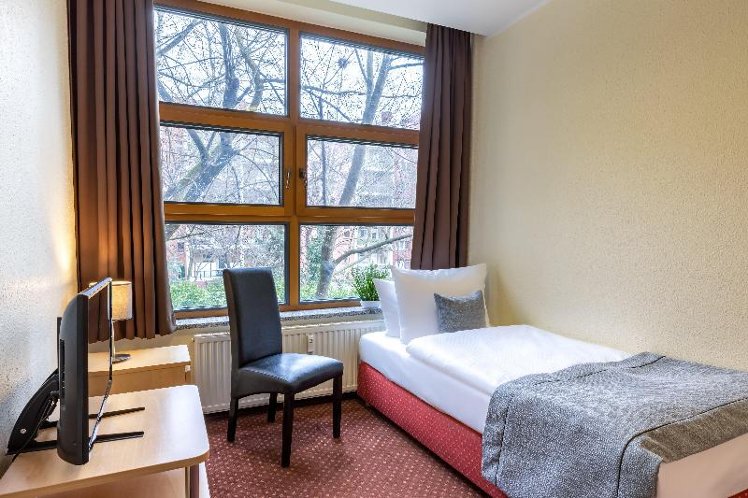 SINGLE STANDARD Room