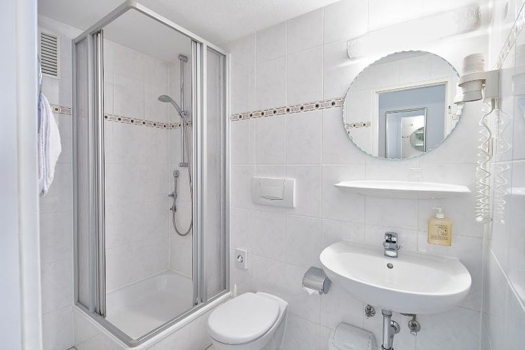 SINGLE STANDARD Room
