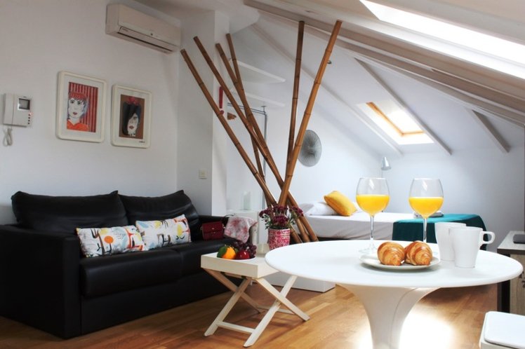 Life Apartments Calderon
