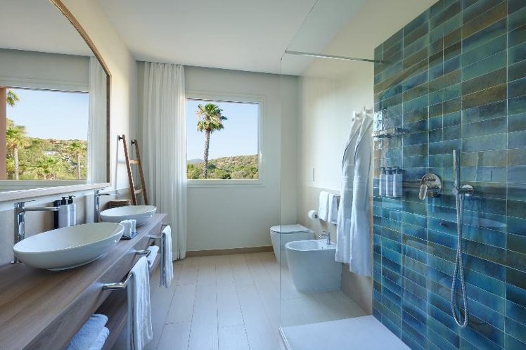 TRIPLE DELUXE Room