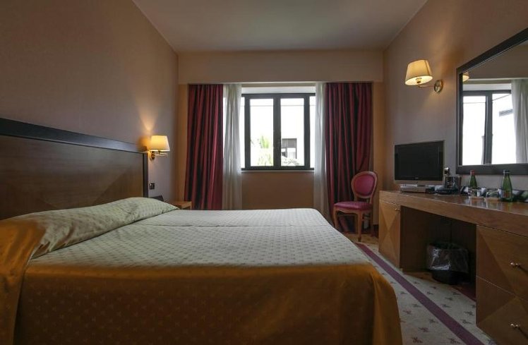 DOUBLE STANDARD Room