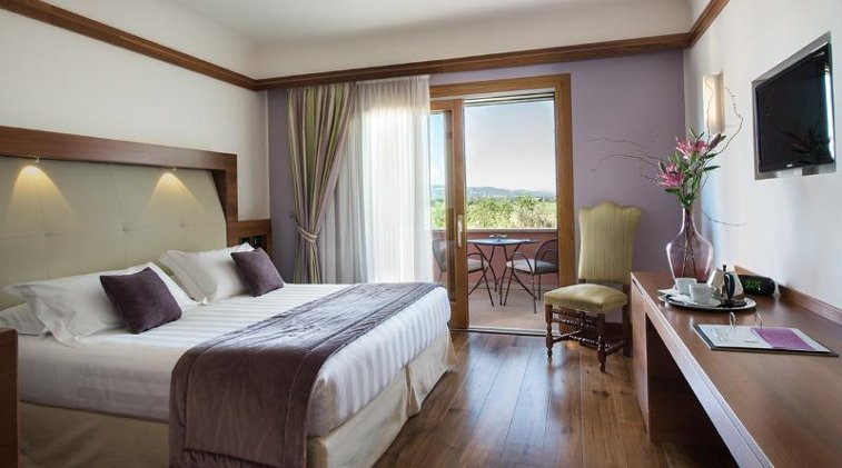 Double or Twin DELUXE Room