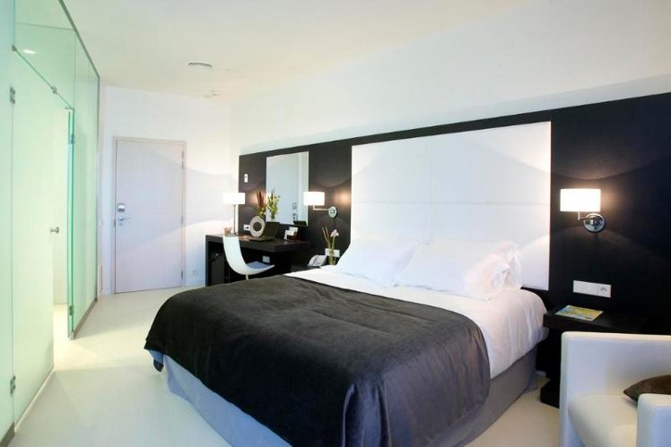 DOUBLE STANDARD Room