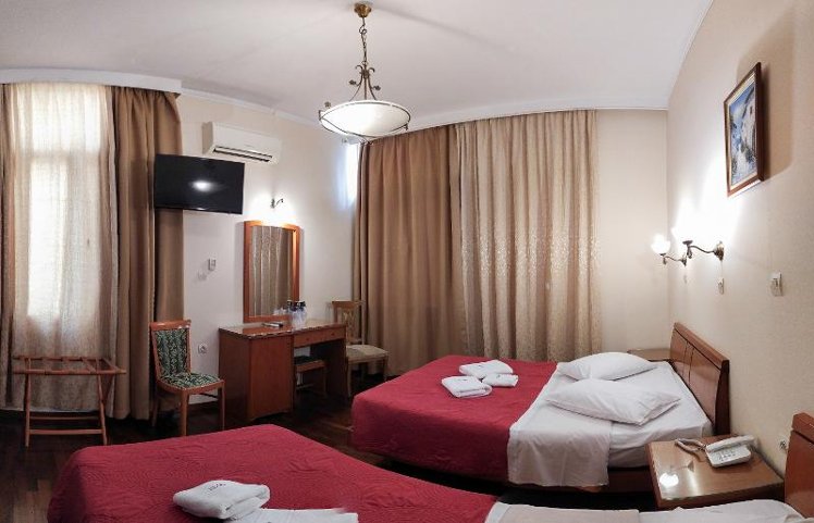 TRIPLE STANDARD Room