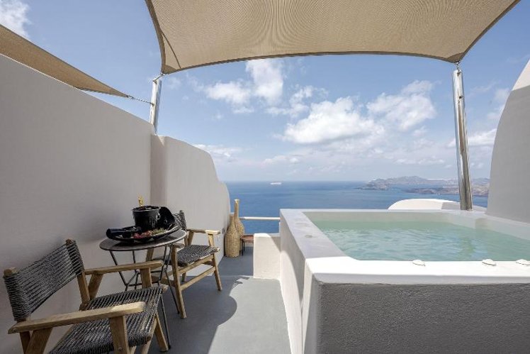 DOUBLE WITH JACUZZI Room