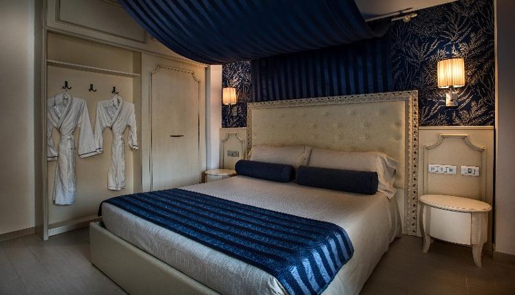 DOUBLE SUPERIOR Room