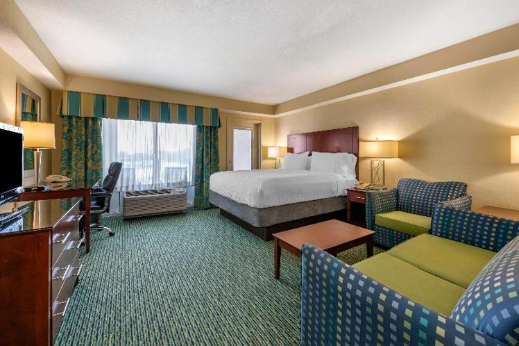 DOUBLE POOL VIEW Room