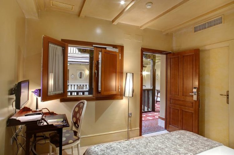 DOUBLE INNER Room