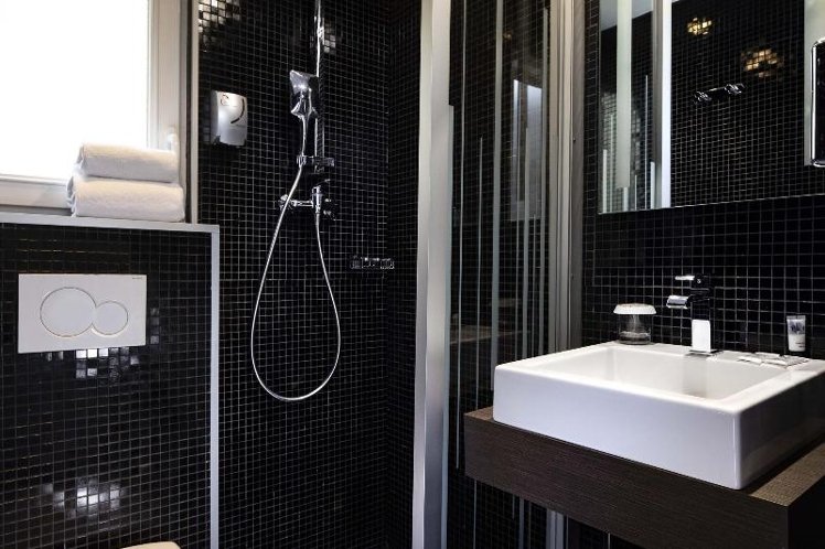 SINGLE STANDARD Room