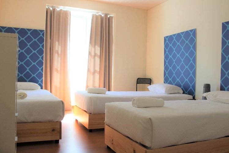 TRIPLE ECONOMY WITH SHARED BATHROOM Room