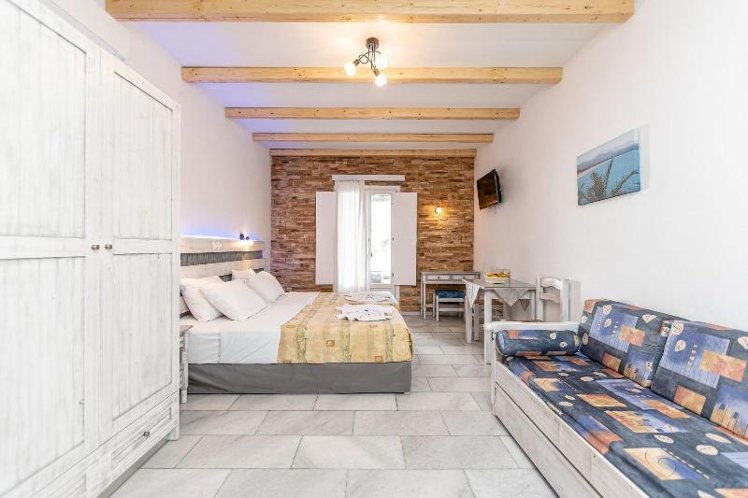 STUDIO WITH DOUBLE BED Room
