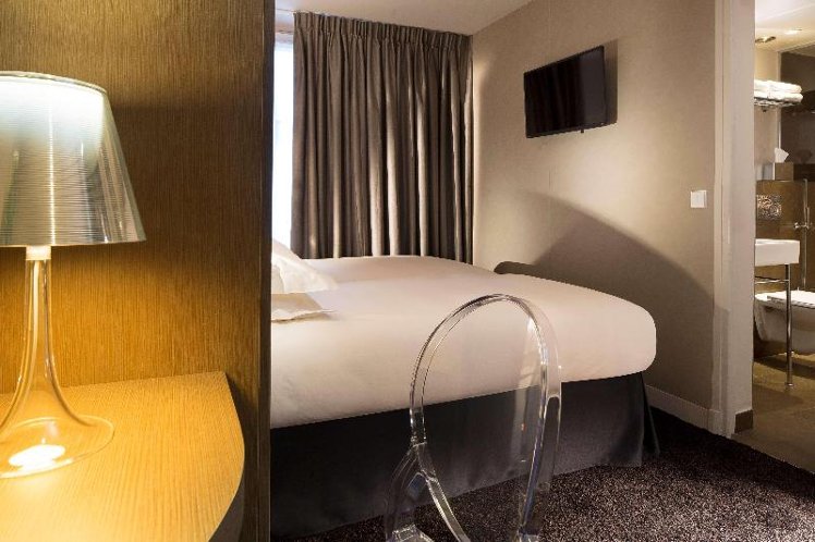 DOUBLE TWO BEDS Room