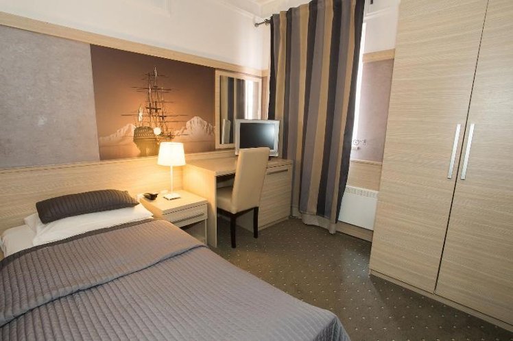 SINGLE STANDARD Room