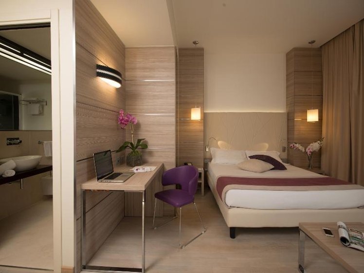 DOUBLE SINGLE USE STANDARD Room