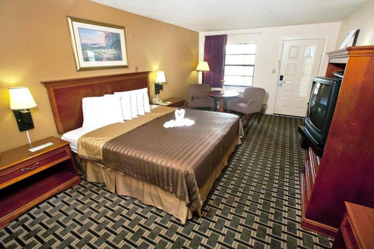 DOUBLE KING SIZE BED Room