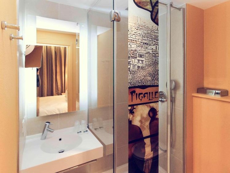 SINGLE STANDARD Room