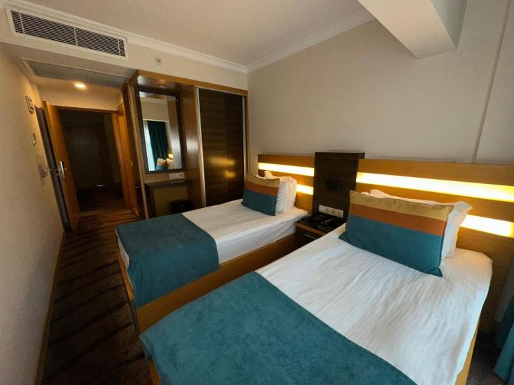 TWIN LAND VIEW Room