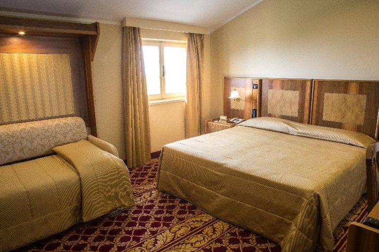 TRIPLE STANDARD Room