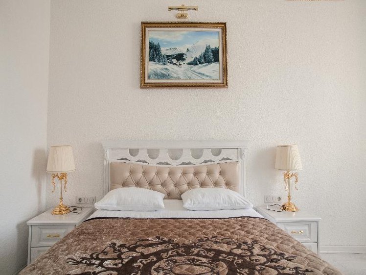 DOUBLE HONEYMOON Room