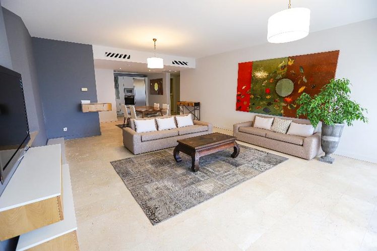 APARTMENT FOUR BEDROOMS ONE BATHROOM Room