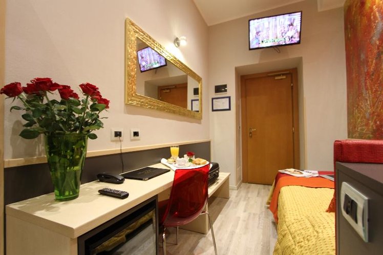 SINGLE BASIC Room