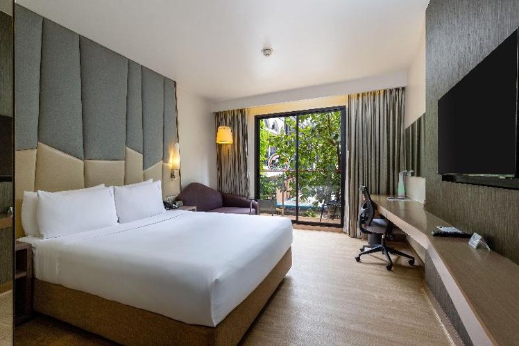 DOUBLE QUEEN SIZE BED Room