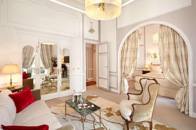 SUITE KING SIZE BED Room