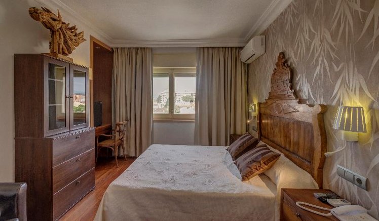 DOUBLE STANDARD Room