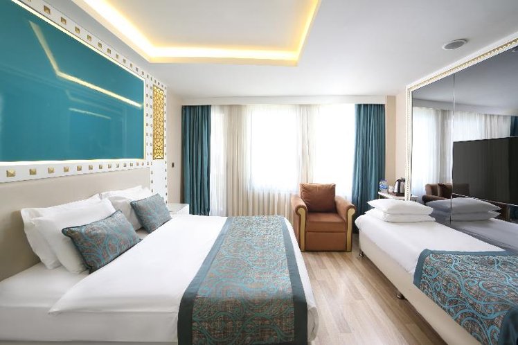 TRIPLE SUPERIOR WITH BALCONY Room