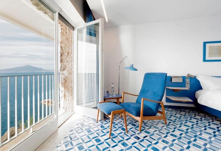 DOUBLE SUPERIOR Room