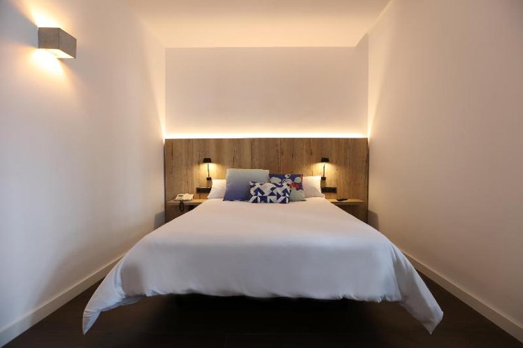DOUBLE STANDARD Room