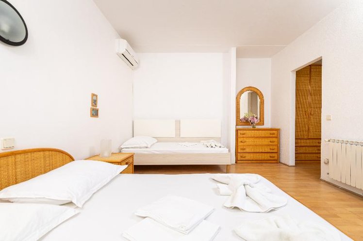 TRIPLE SEA VIEW CAPACITY 3 Room