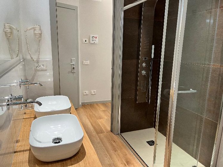 JUNIOR SUITE STANDARD Room