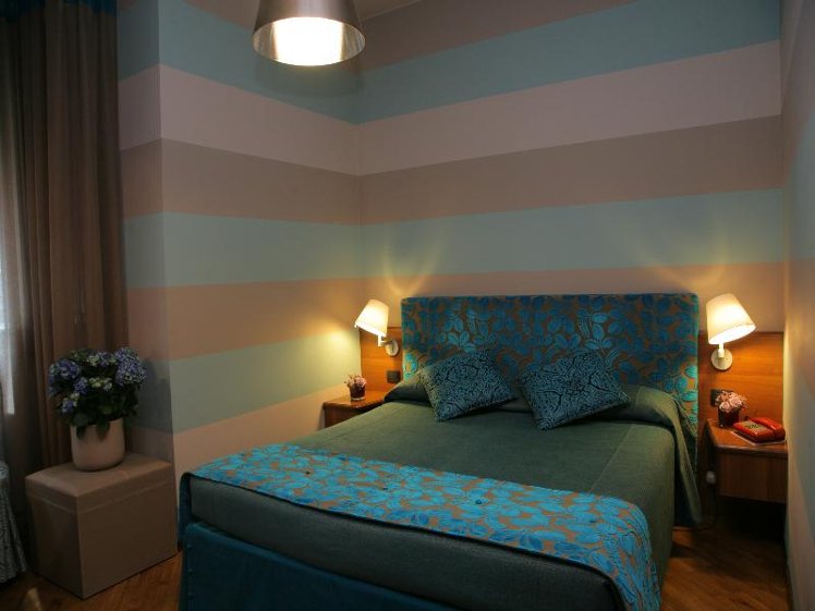 DOUBLE STANDARD Room