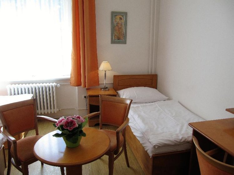 QUADRUPLE WITH SHARED BATHROOM Room