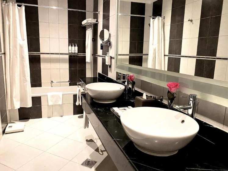 JUNIOR SUITE STANDARD Room