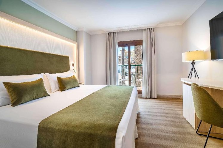 Double or Twin POOL VIEW Room