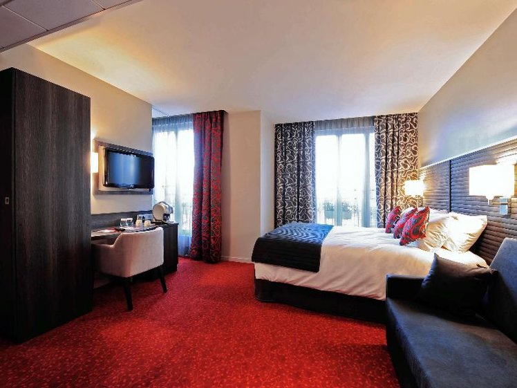 DOUBLE WITH DOUBLE BED Room