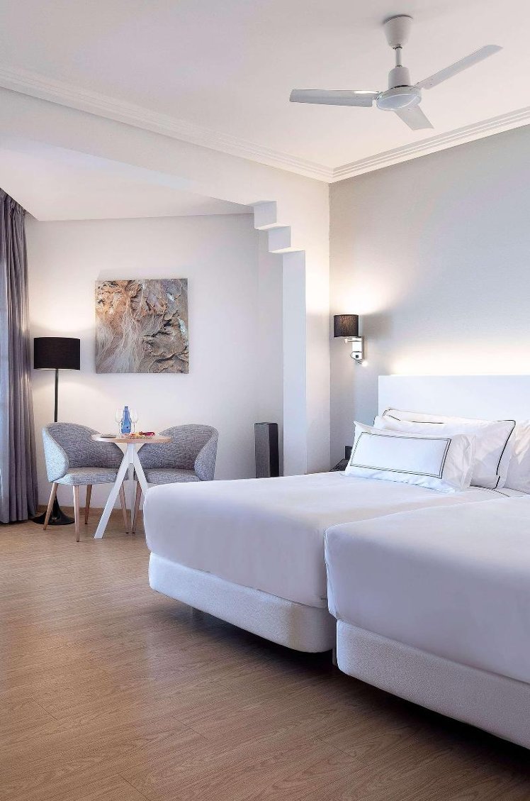 Room GRAND Room