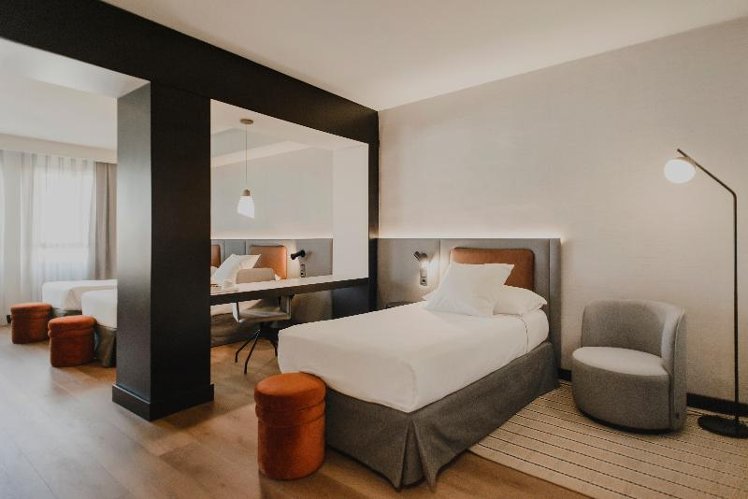 TRIPLE STANDARD Room