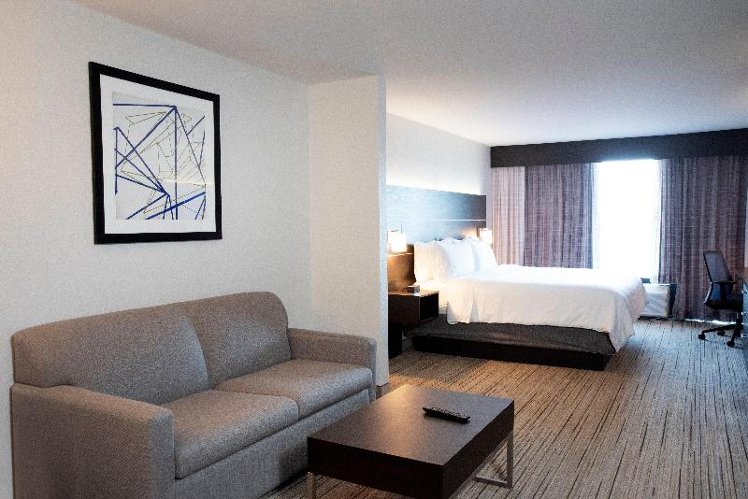 SUITE KING SIZE BED Room