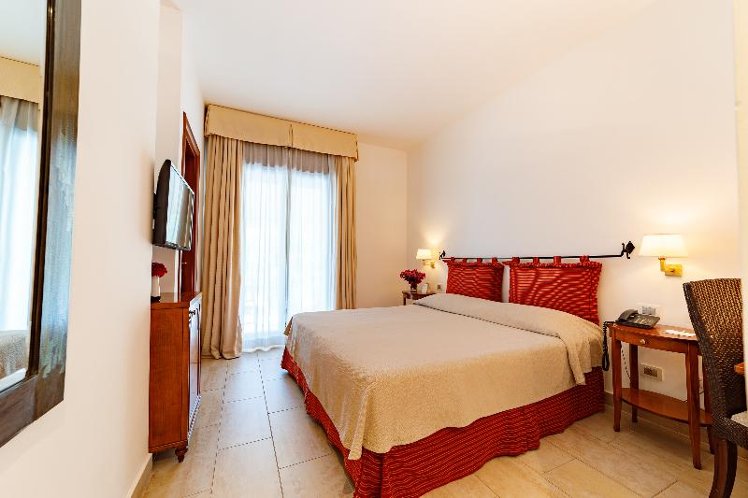 DOUBLE SUPERIOR Room