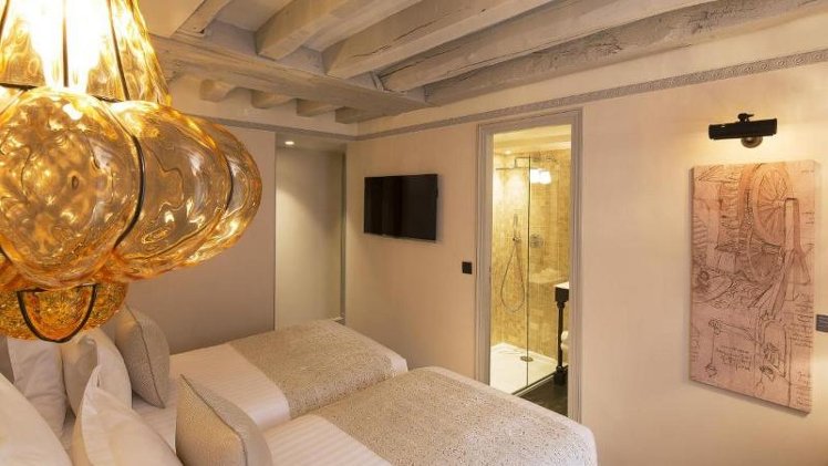 DOUBLE SUPERIOR Room